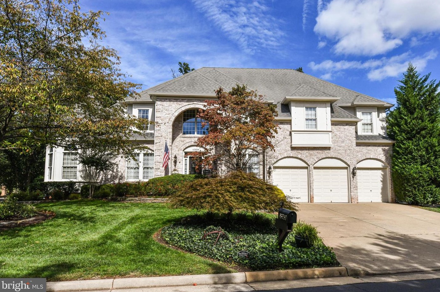 43950 Vendome Ct, Ashburn, VA 20147-6909