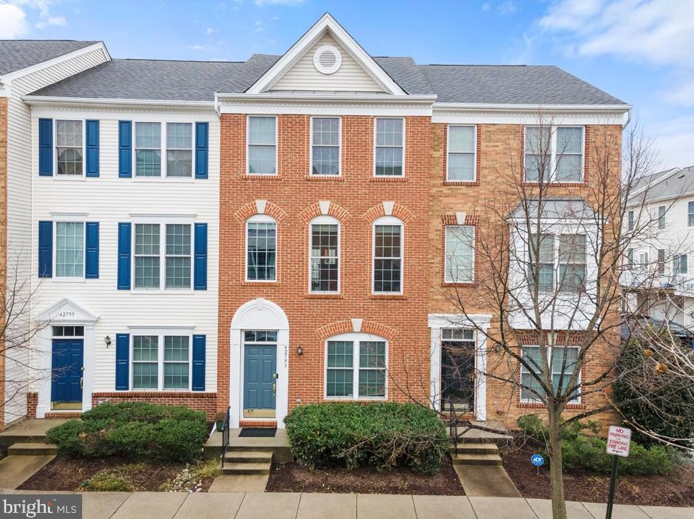 42793 Flannigan Ter, Fairfax, VA 20152