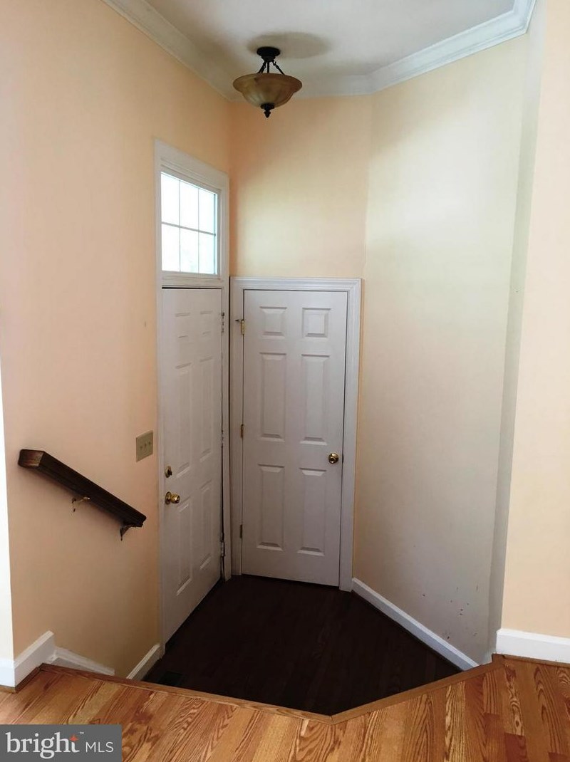 20527 Warburton Bay Sq, Dulles VA  20165-4753 exterior