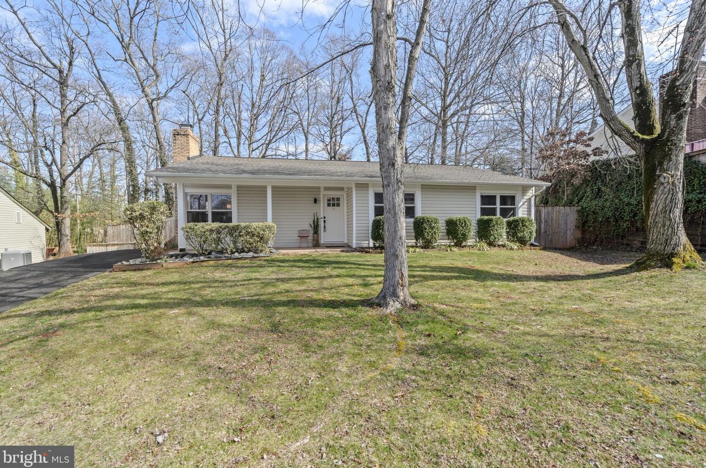 6 Oak Shade Rd, Dulles, VA 20164