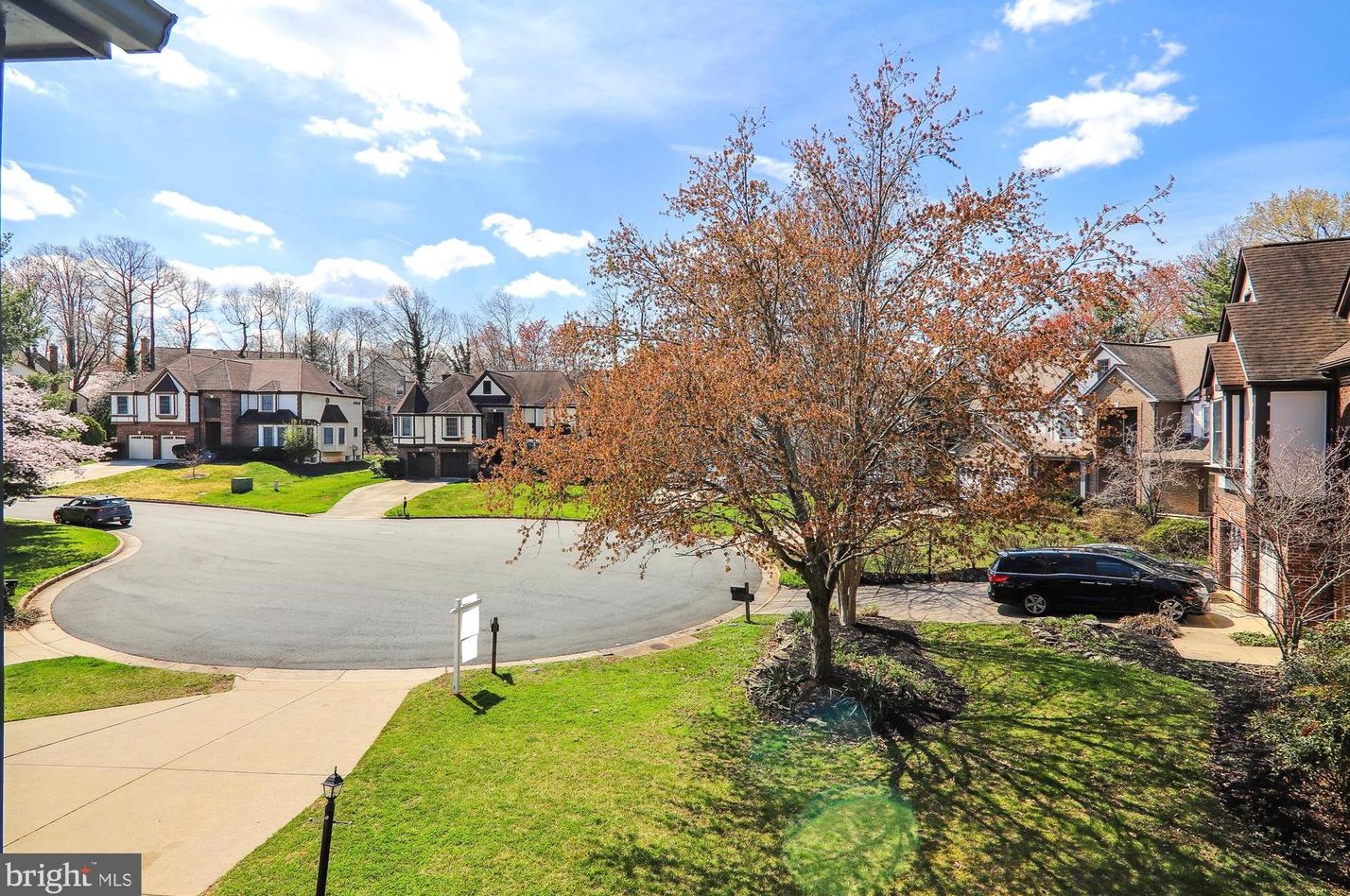 6 Prescott Ct, Dulles VA  20165-6217 exterior