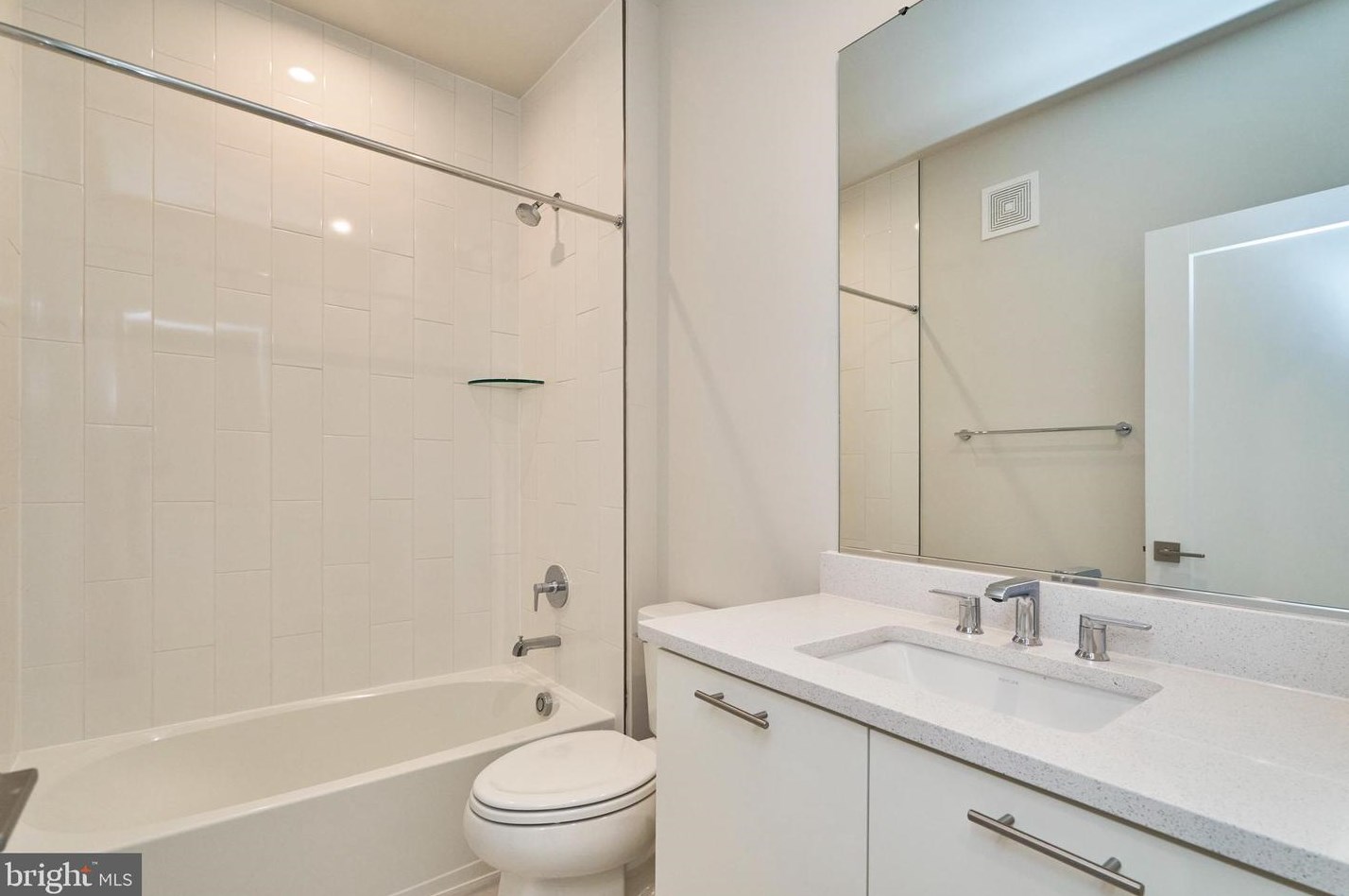 43522 Centergate Dr, Ashburn VA  20148 exterior