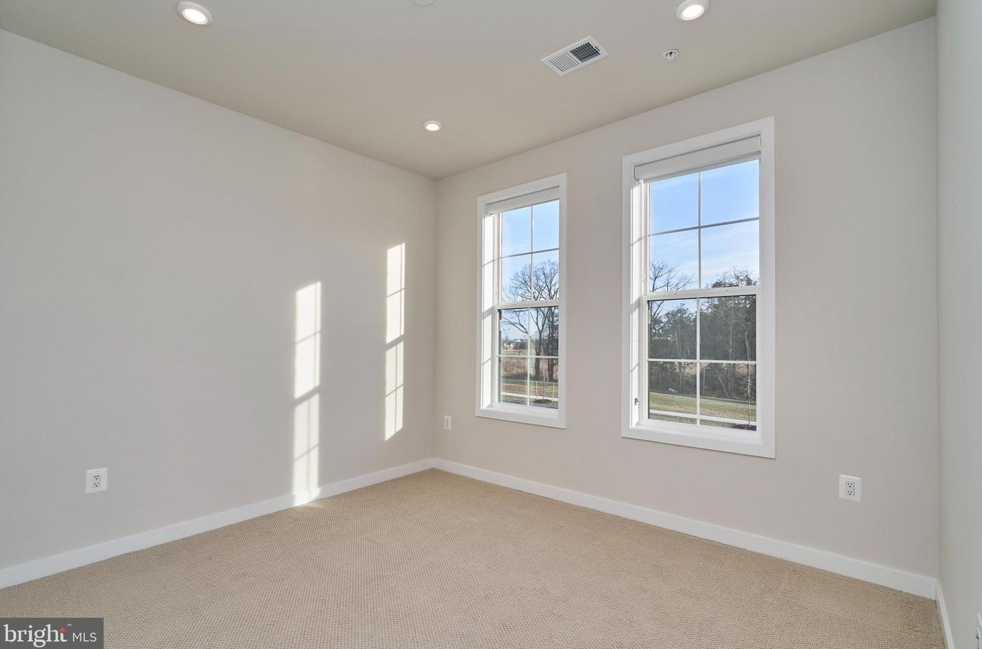 43522 Centergate Dr, Ashburn VA  20148 exterior