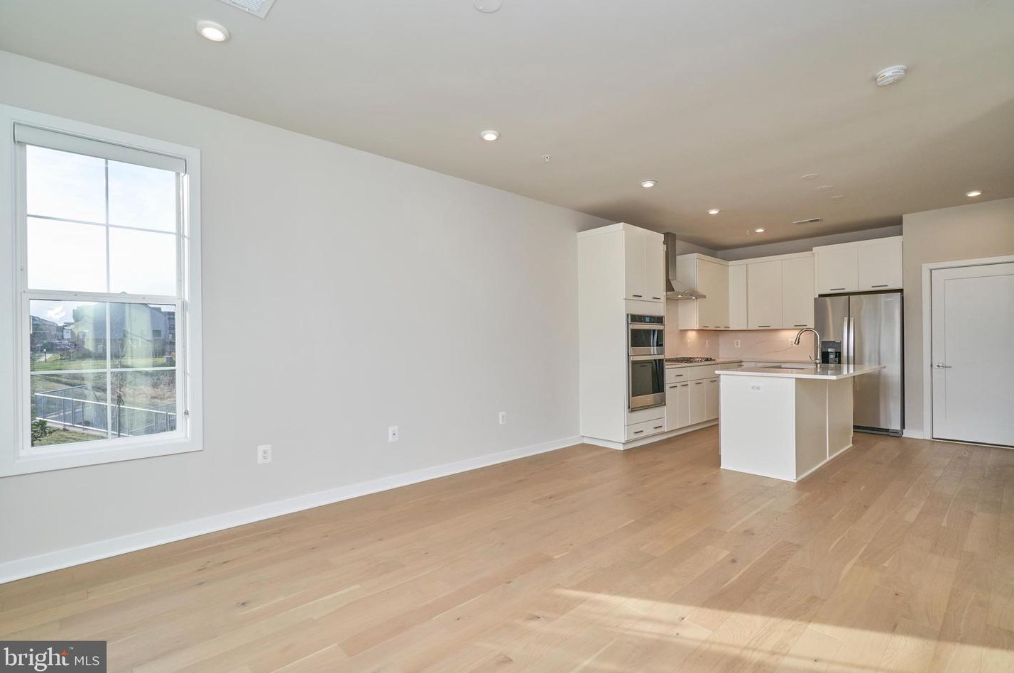 43522 Centergate Dr, Ashburn VA  20148 exterior