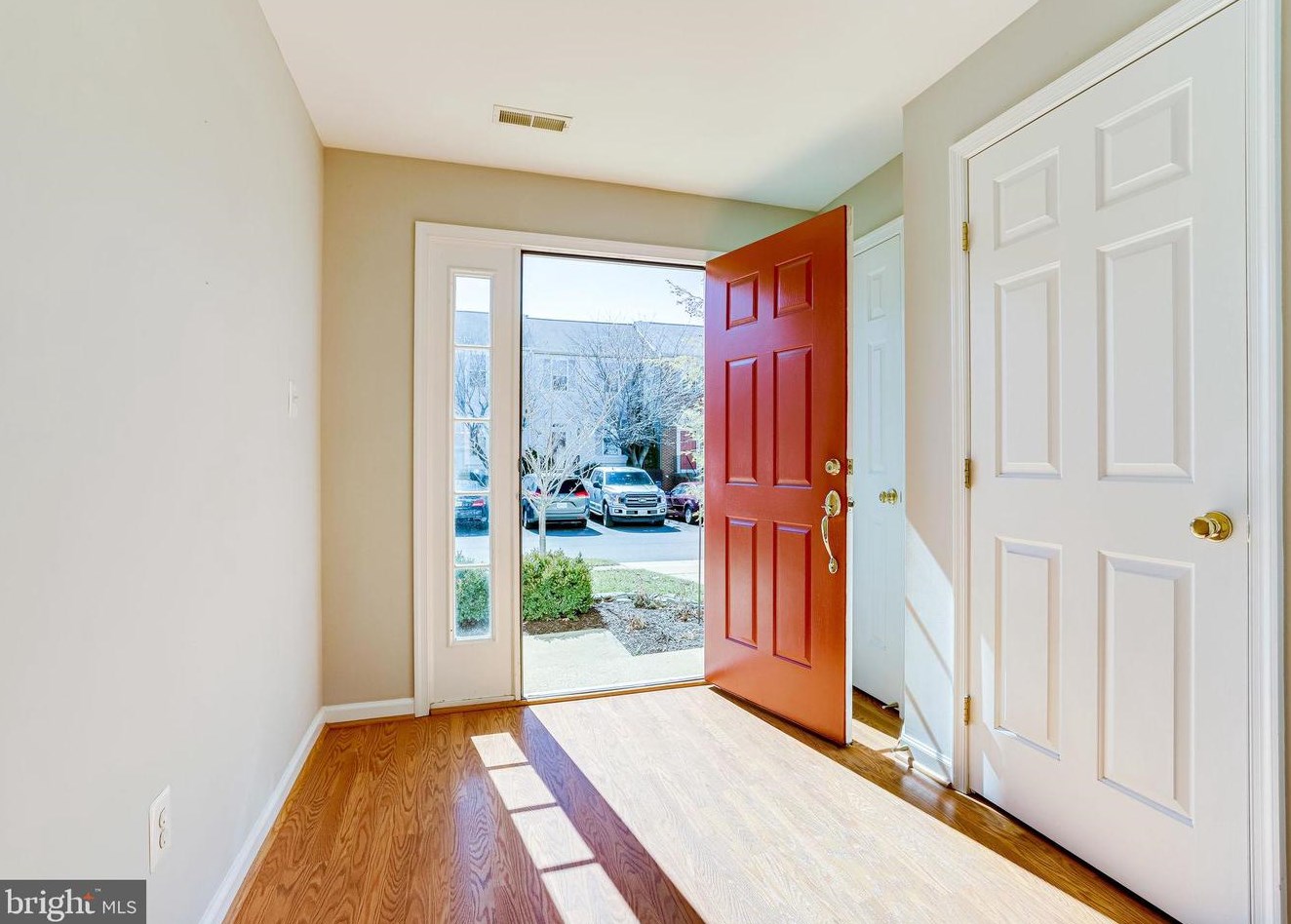 43240 Brookford Sq, Ashburn VA  20147-5140 exterior