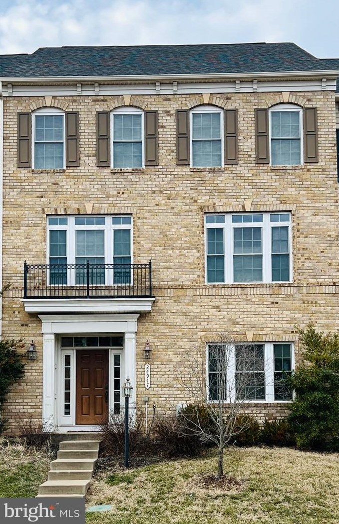 24917 Earlsford Dr, Fairfax, VA 20152-4384