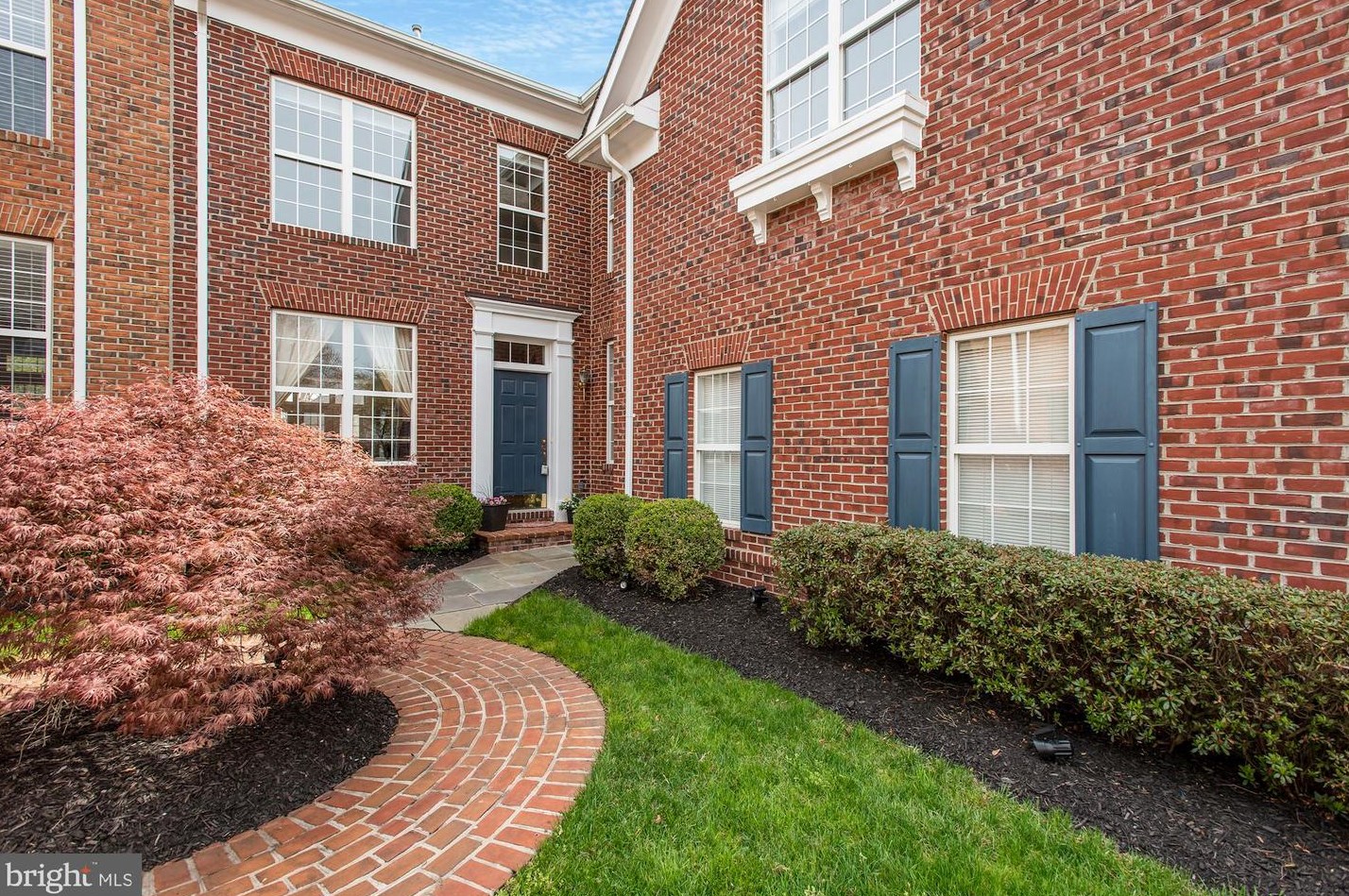 18488 Lanier Island Sq, Leesburg, VA 20176