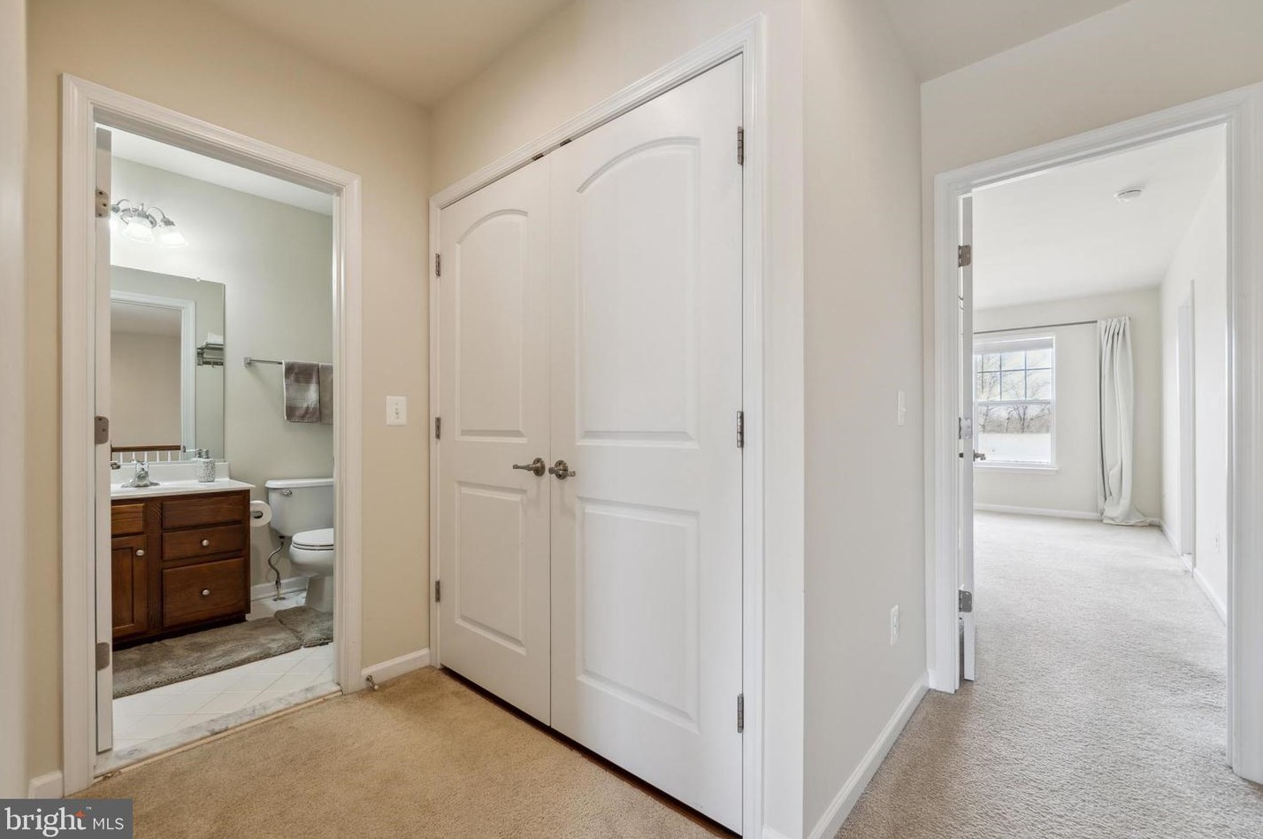 43468 Hopestone Ter, Fairfax VA  20152-1993 exterior