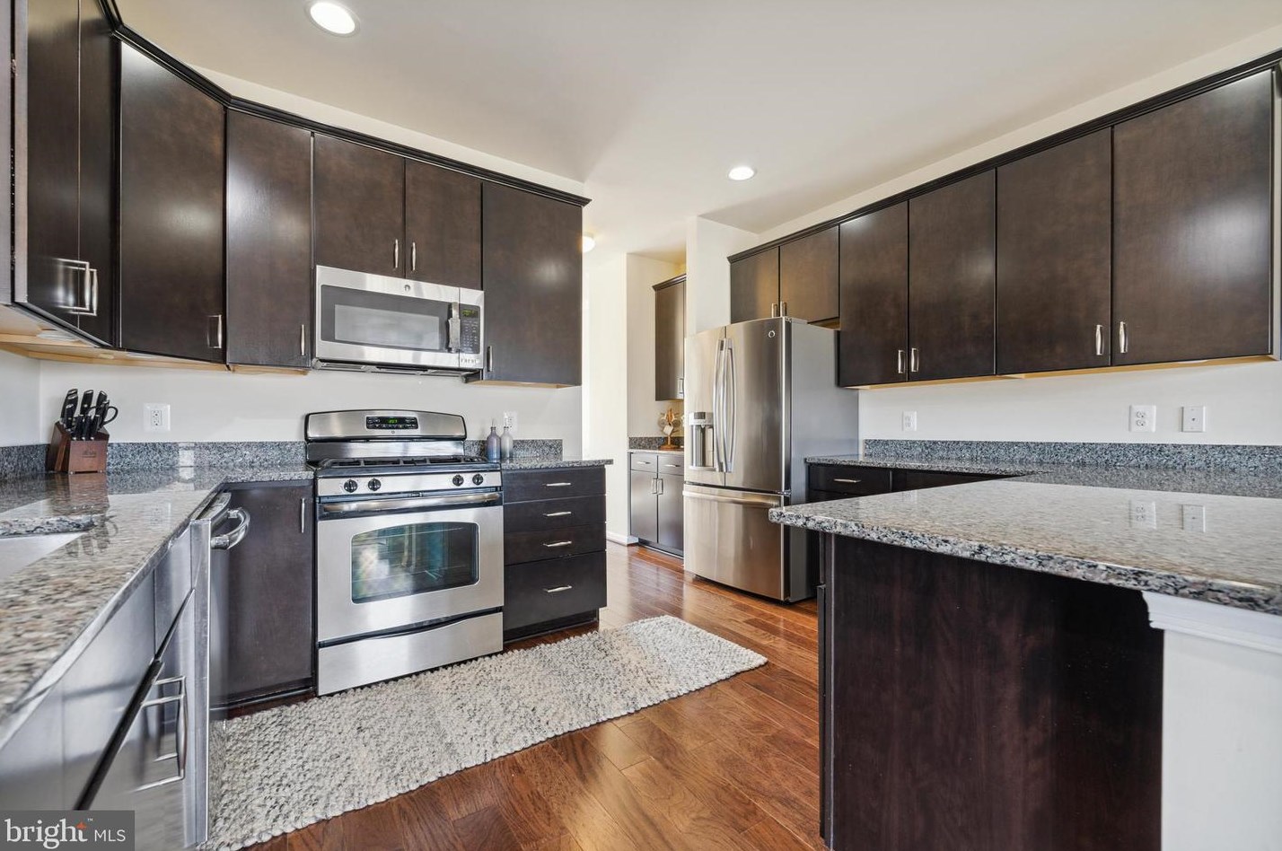 43468 Hopestone Ter, Fairfax VA  20152-1993 exterior