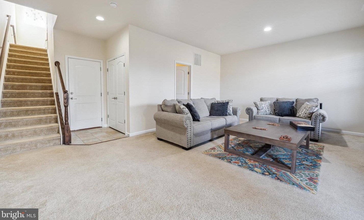 43468 Hopestone Ter, Fairfax VA  20152-1993 exterior