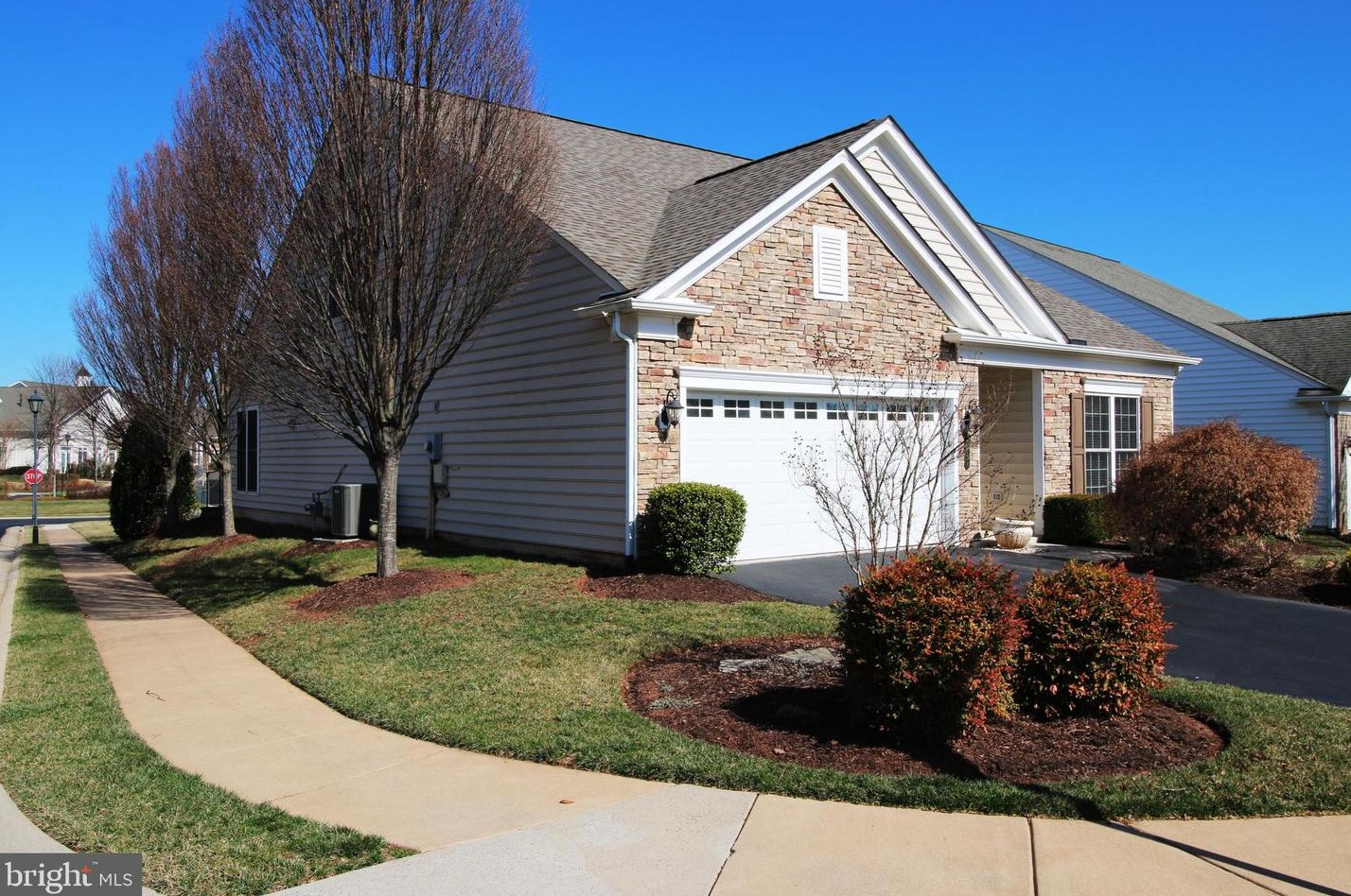20634 Golden Ridge Dr, Ashburn, VA 20147-3870