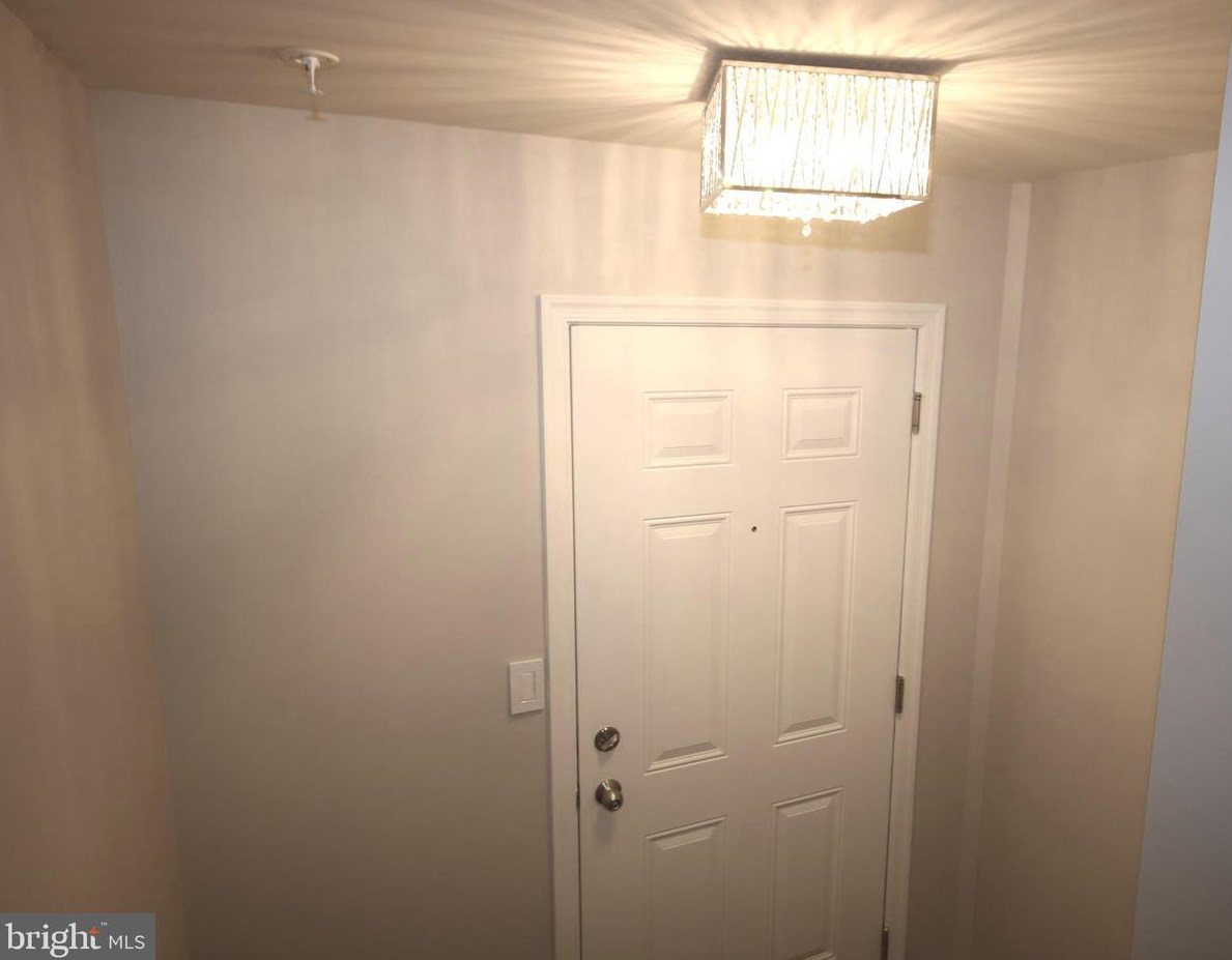 43836 Kingston Station Ter, Ashburn, VA 20148-2417