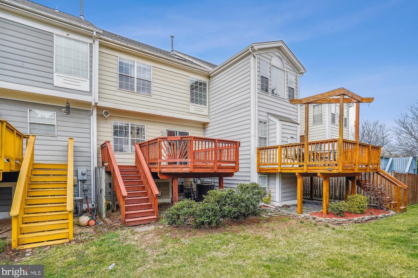 25404 Upper Clubhouse Dr, Fairfax, VA 20152