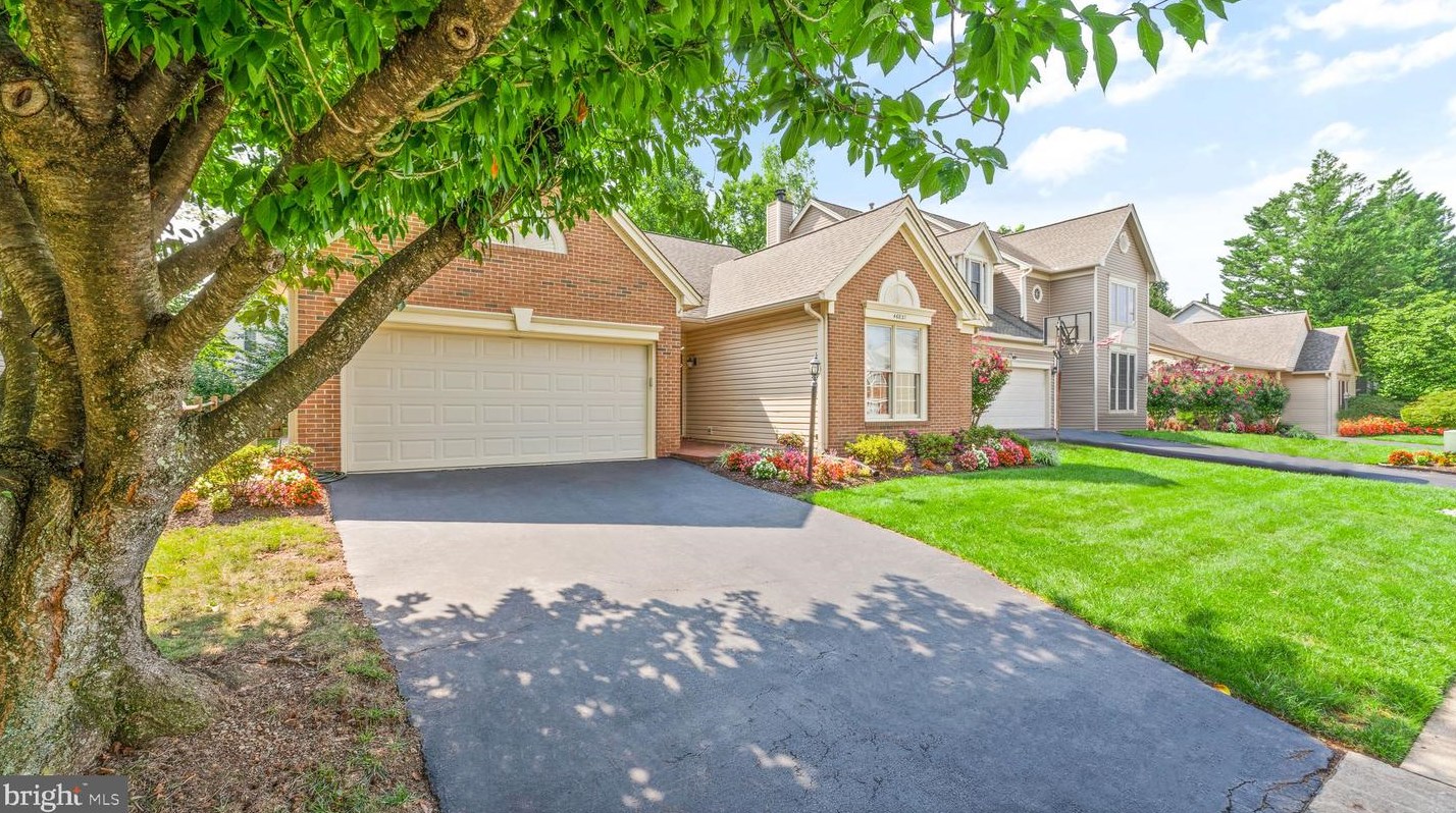 46837 Trailwood Pl, Dulles, VA 20165-7544