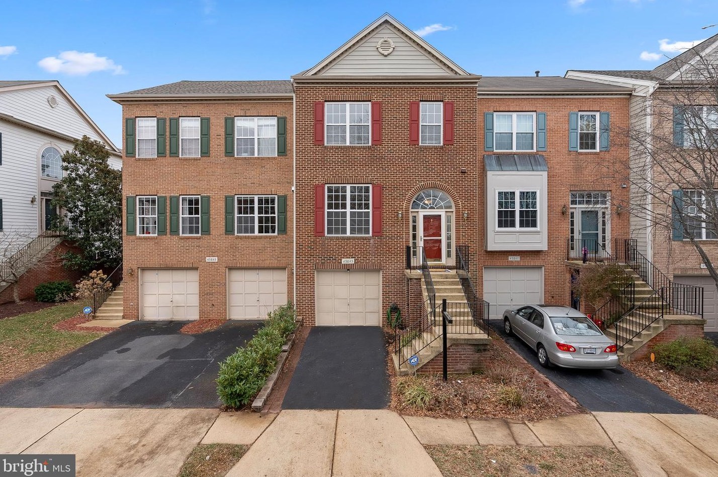 45843 Debhill Ter, Dulles, VA 20166-2405