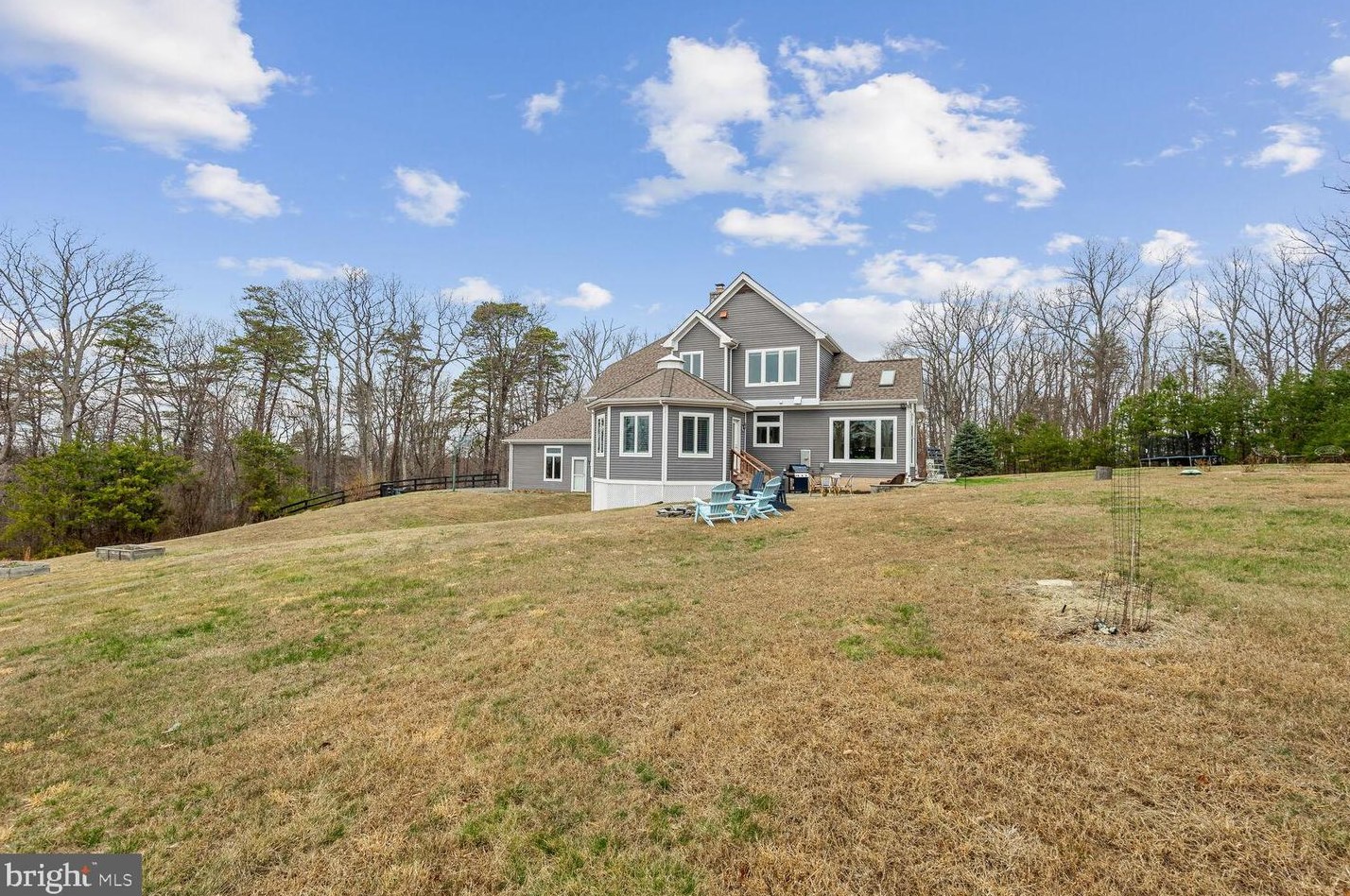 23972 Deep Hollow Ln, Stone Ridge VA  20105-2120 exterior