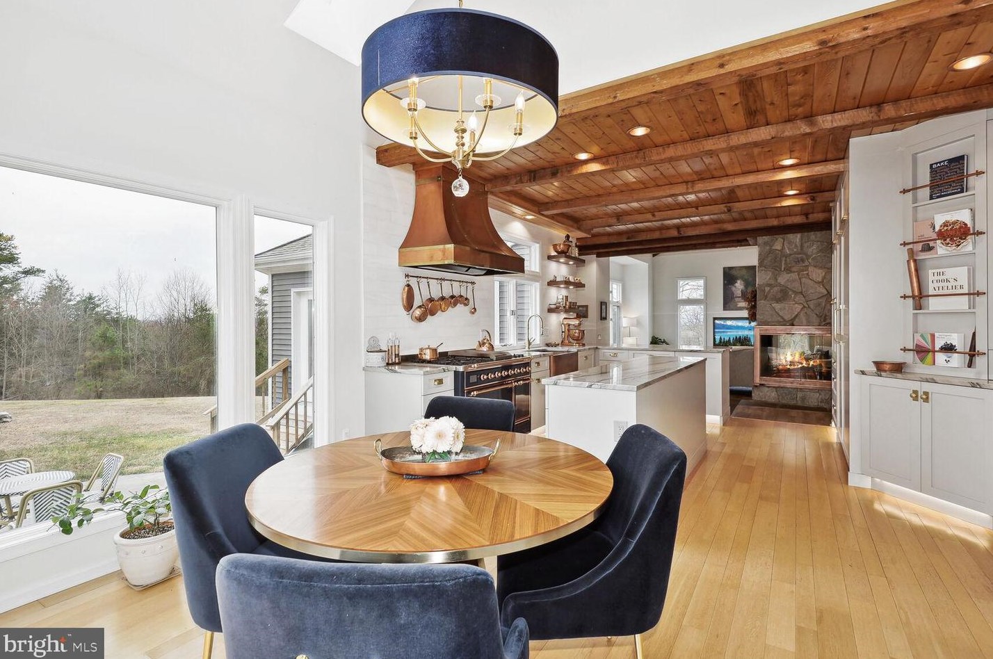 23972 Deep Hollow Ln, Stone Ridge VA  20105-2120 exterior