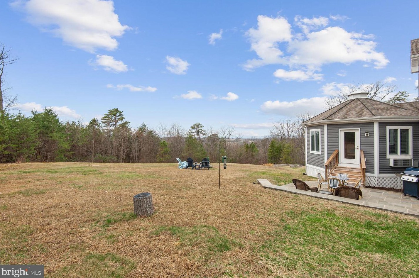 23972 Deep Hollow Ln, Stone Ridge VA  20105-2120 exterior