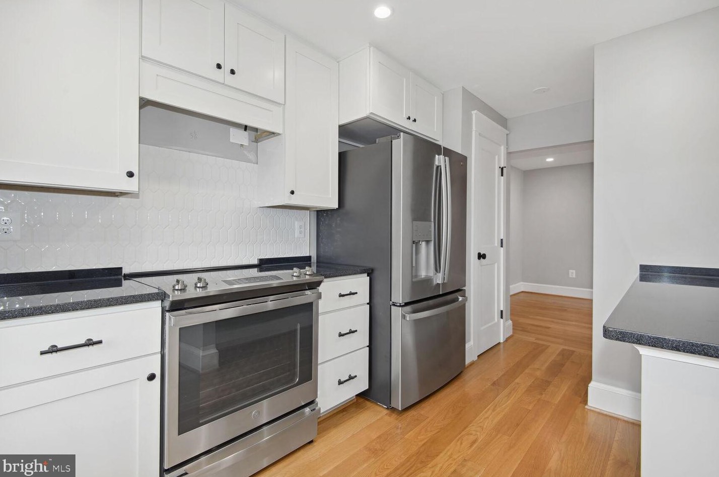11 S Madison St #203, Middleburg, VA 20117