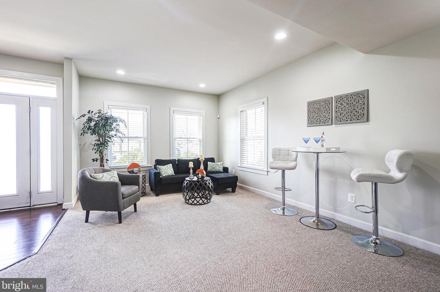 20724 Exchange St, Ashburn VA  20147-6506 exterior