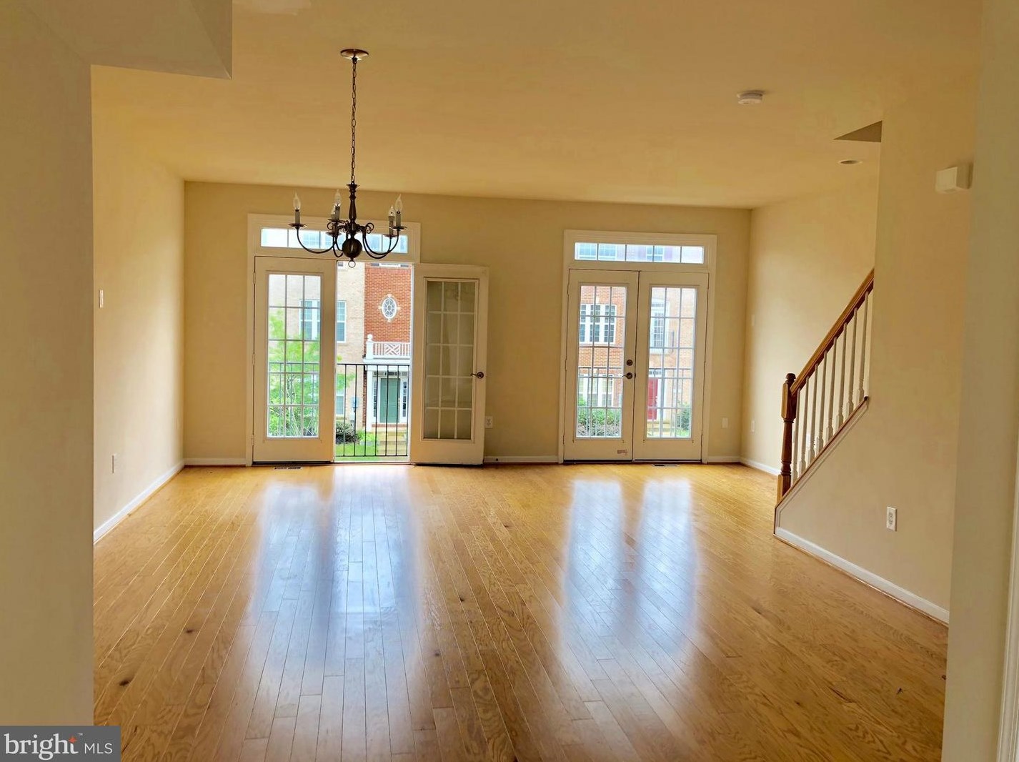 42794 Hay Rd, Ashburn, VA 20147
