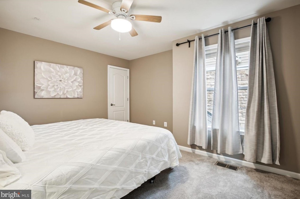 42604 Hardage Ter, Ashburn VA  20148-4350 exterior
