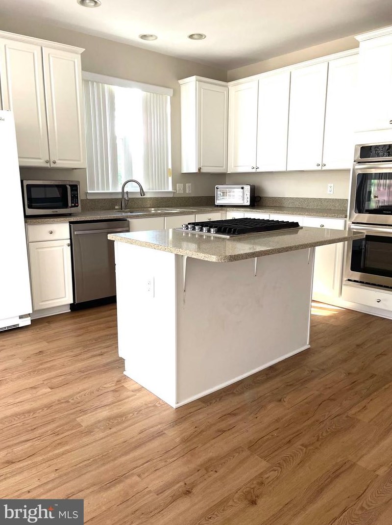 20844 Miranda Falls Sq, Dulles VA  20165-2482 exterior