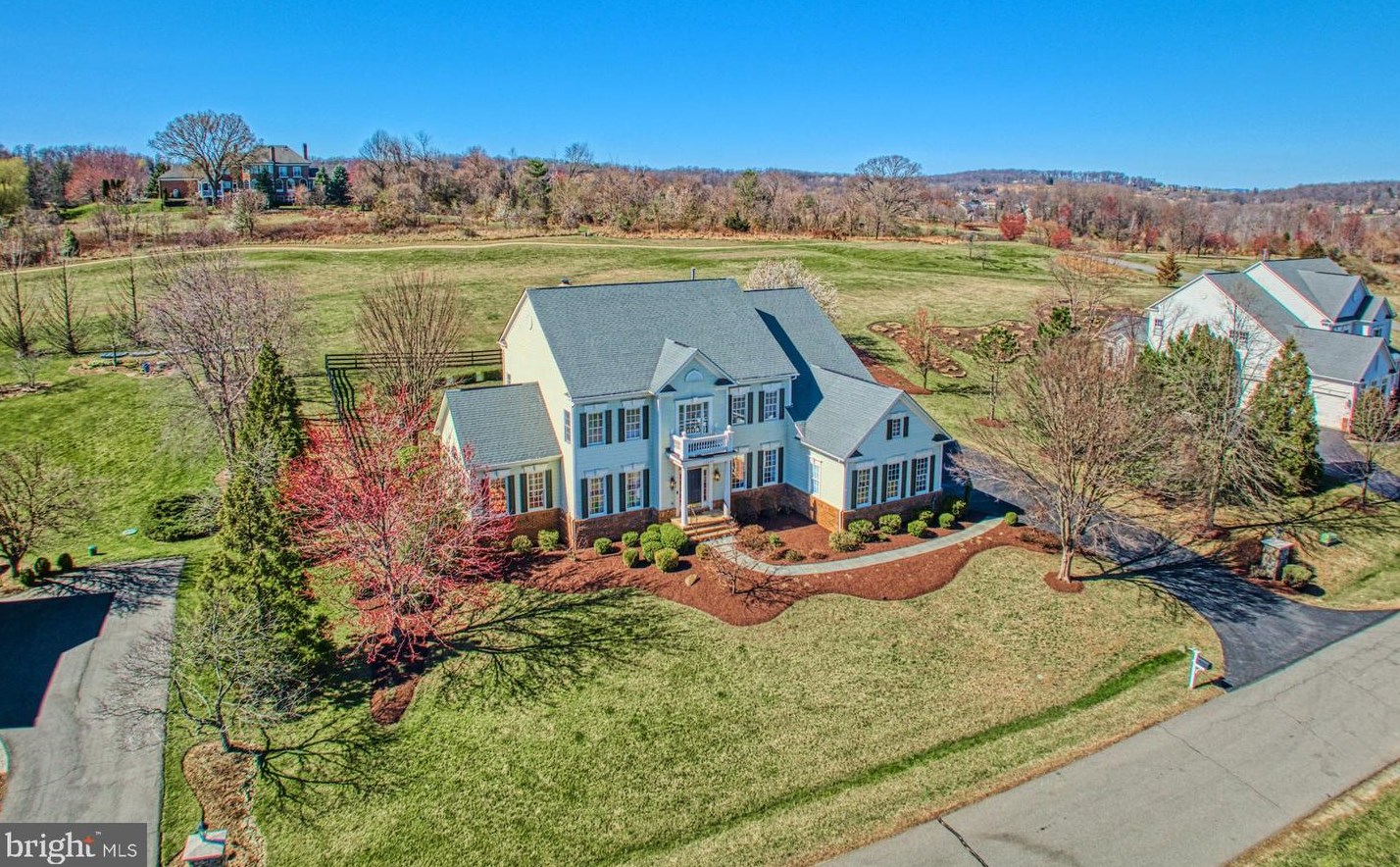 17237 Cannonade Dr, Leesburg, VA 20176