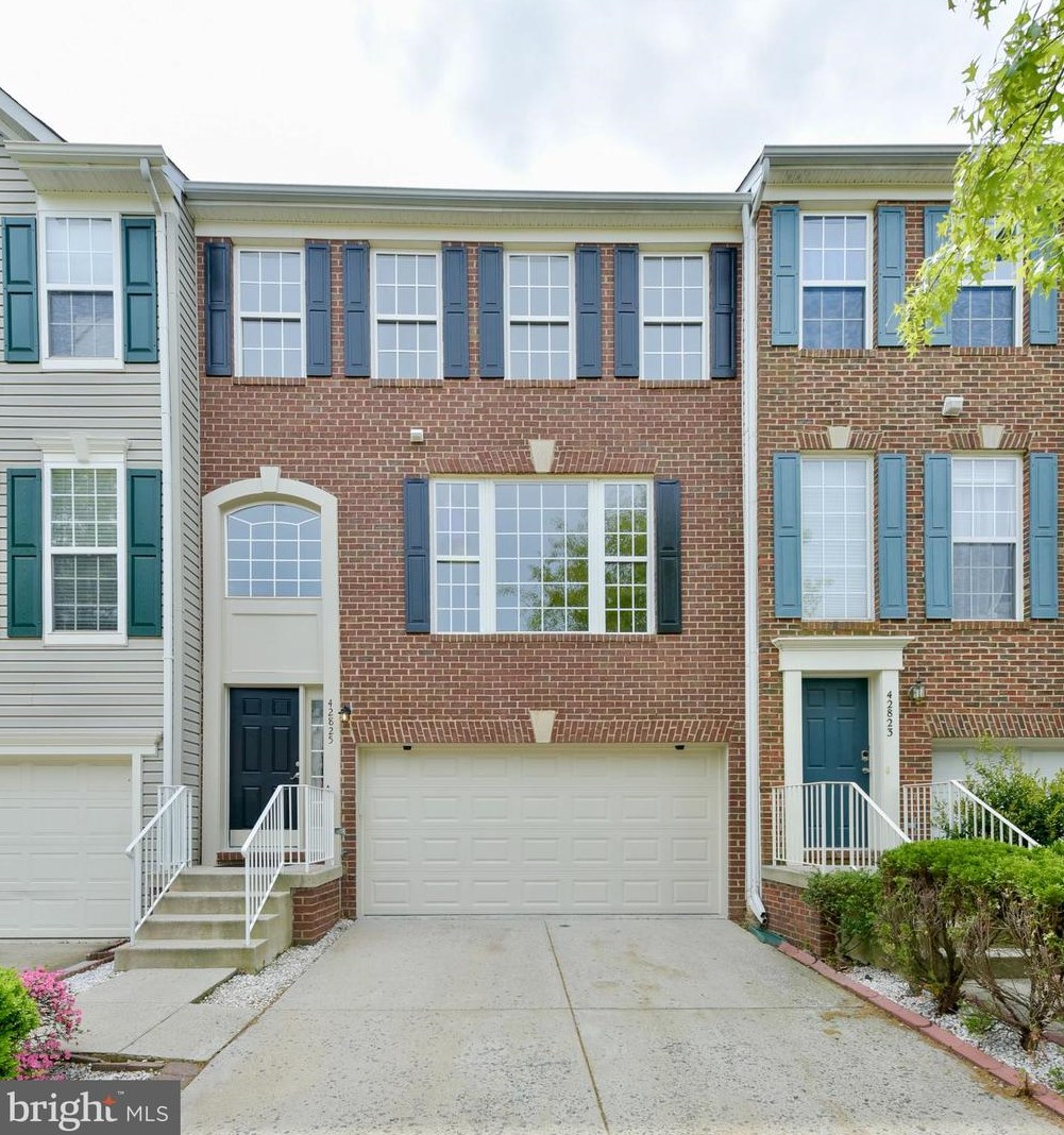 42825 Shaler St, Fairfax, VA 20152-3920