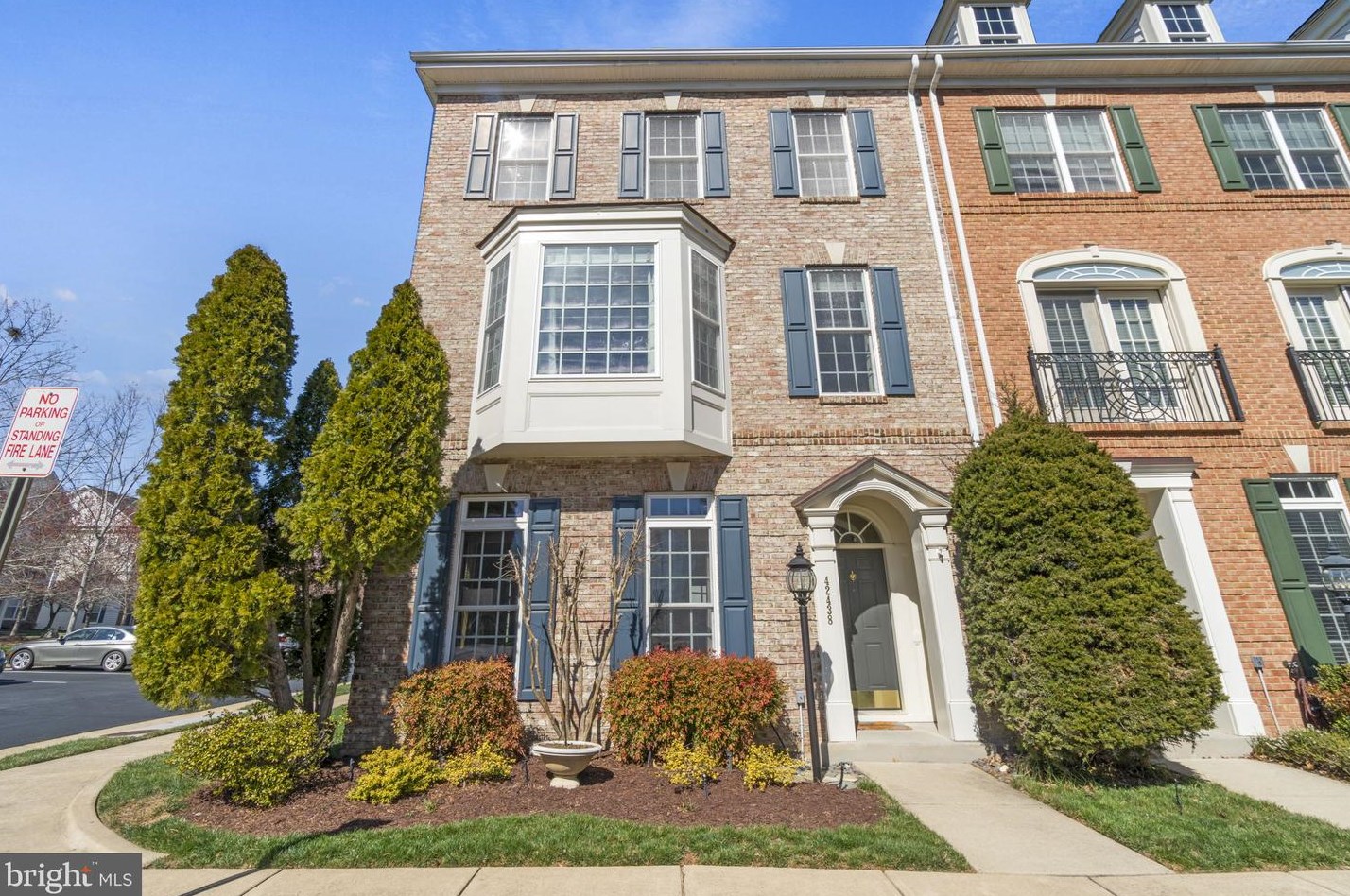 42438 Redstone Ter, Ashburn, VA 20148-5679