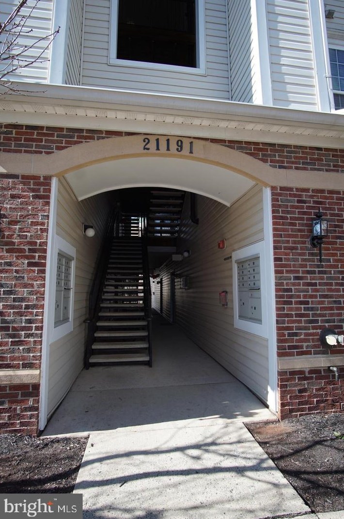21191 Mcfadden Sq #306, Dulles, VA 20165