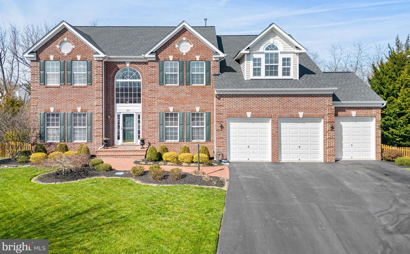 221 Overridge Ct, Purcellville, VA 20132