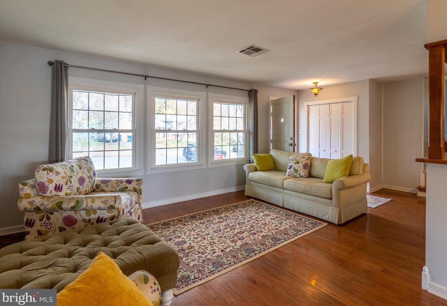 702 Williamsburg Rd, Dulles VA  20164-3438 exterior