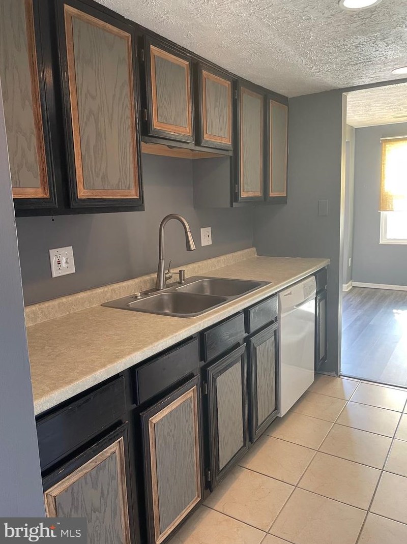 22354 Stablehouse Dr, Dulles VA  20164-5326 exterior