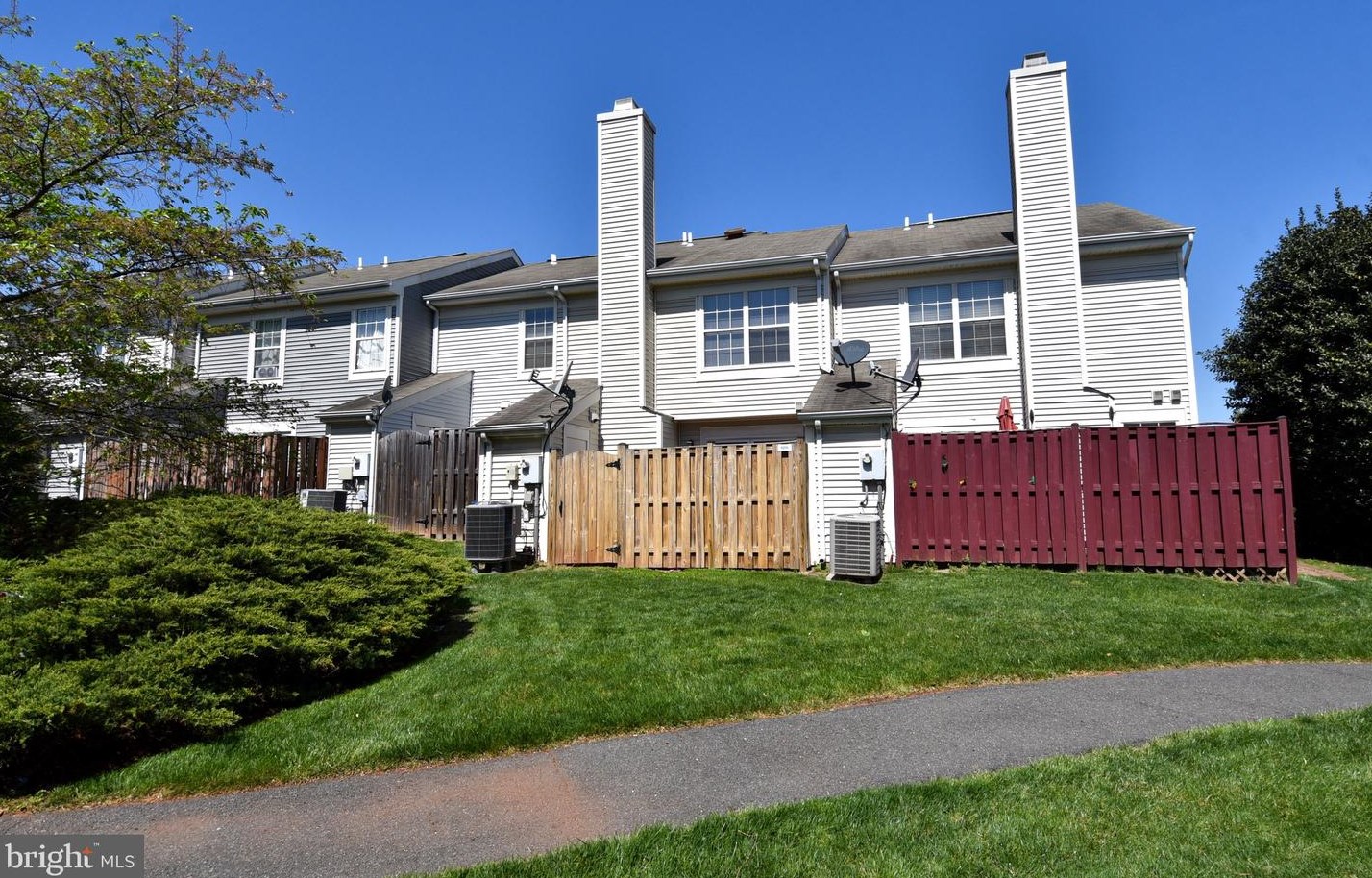 46723 Fielding Ter, Dulles VA  20164-2349 exterior