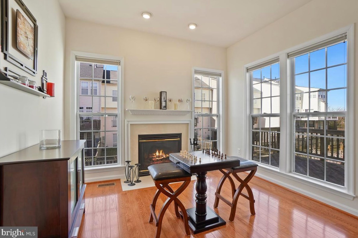 25129 Cutgrass Ter, Stone Ridge VA 20105-5639 exterior