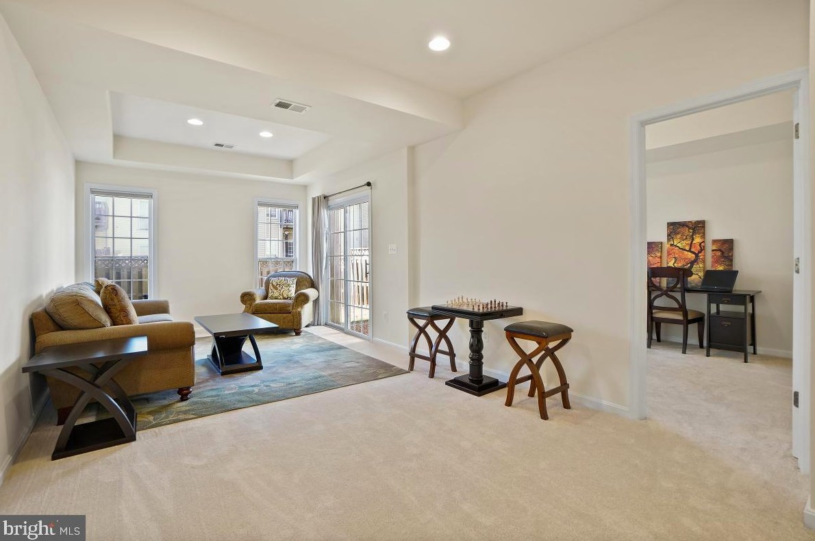 25129 Cutgrass Ter, Stone Ridge VA 20105-5639 exterior