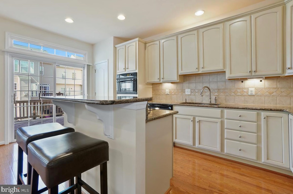 25129 Cutgrass Ter, Stone Ridge VA 20105-5639 exterior