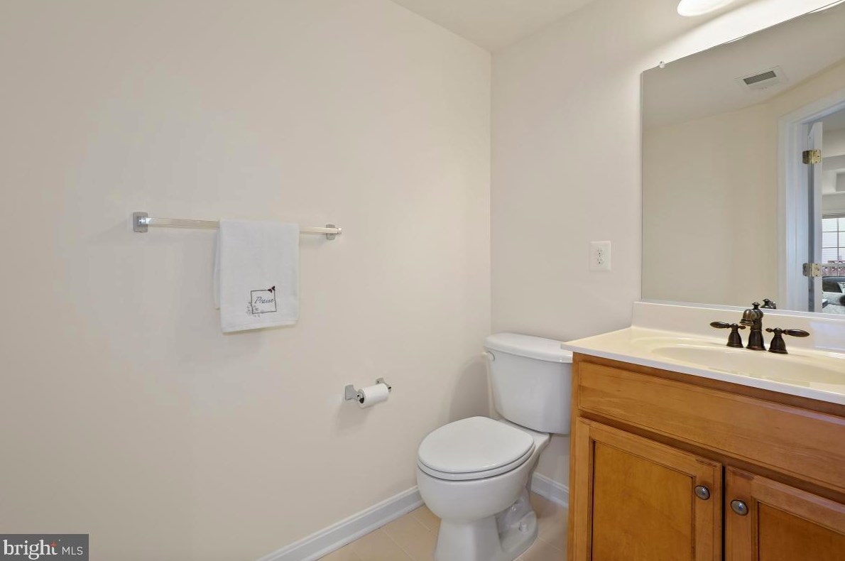 25129 Cutgrass Ter, Stone Ridge VA 20105-5639 exterior