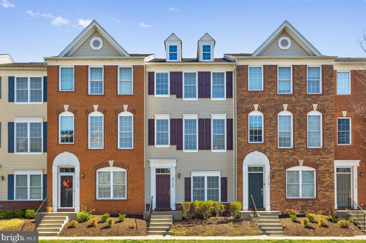 25158 Monteith Ter, Fairfax, VA 20152-6706