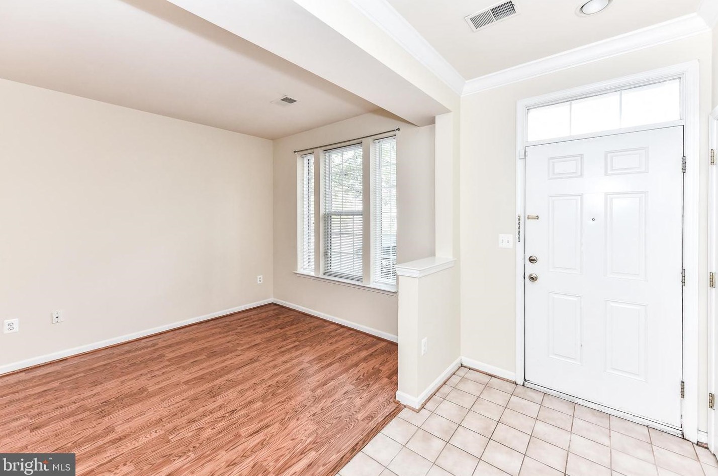 46204 Walpole Ter, Dulles VA  20165-8742 exterior