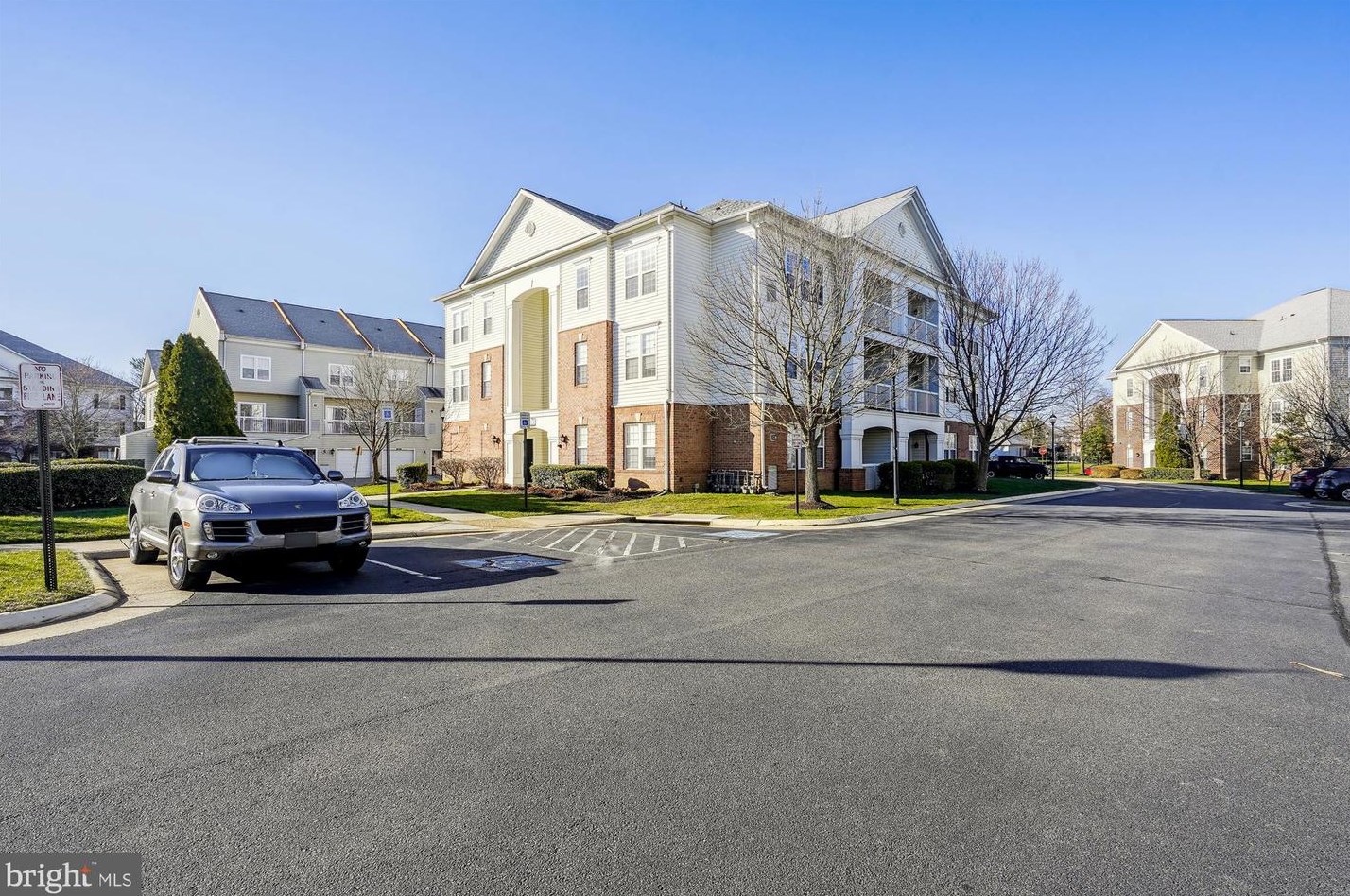 42470 Pennyroyal Sq #304, Ashburn, VA 20148