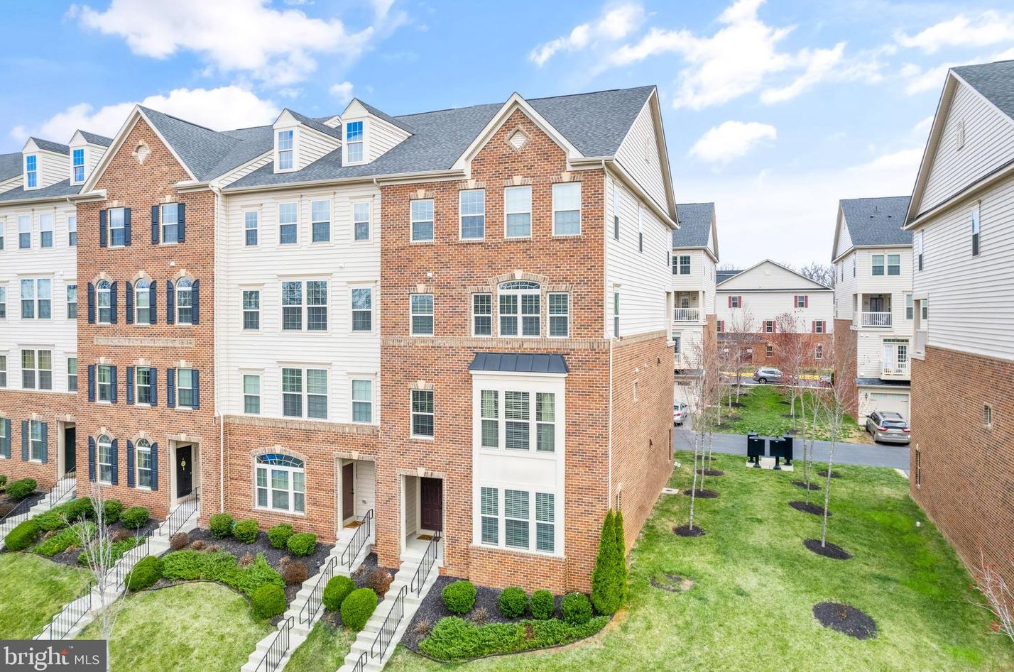 25906 Racing Sun Dr, Stone Ridge, VA 20105