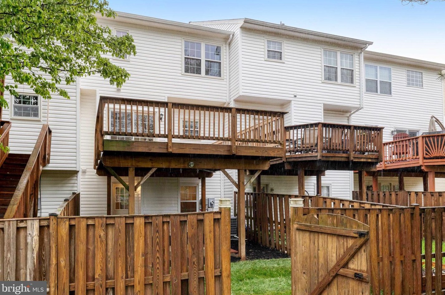 21740 Kings Crossing Ter, Ashburn VA  20147-4515 exterior