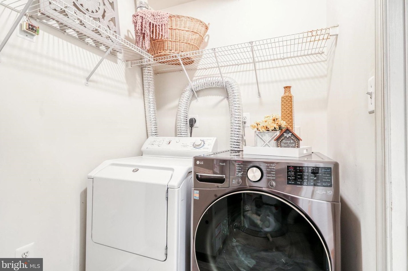 21740 Kings Crossing Ter, Ashburn VA  20147-4515 exterior