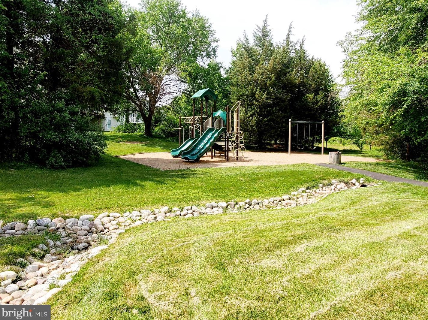 21740 Kings Crossing Ter, Ashburn VA  20147-4515 exterior