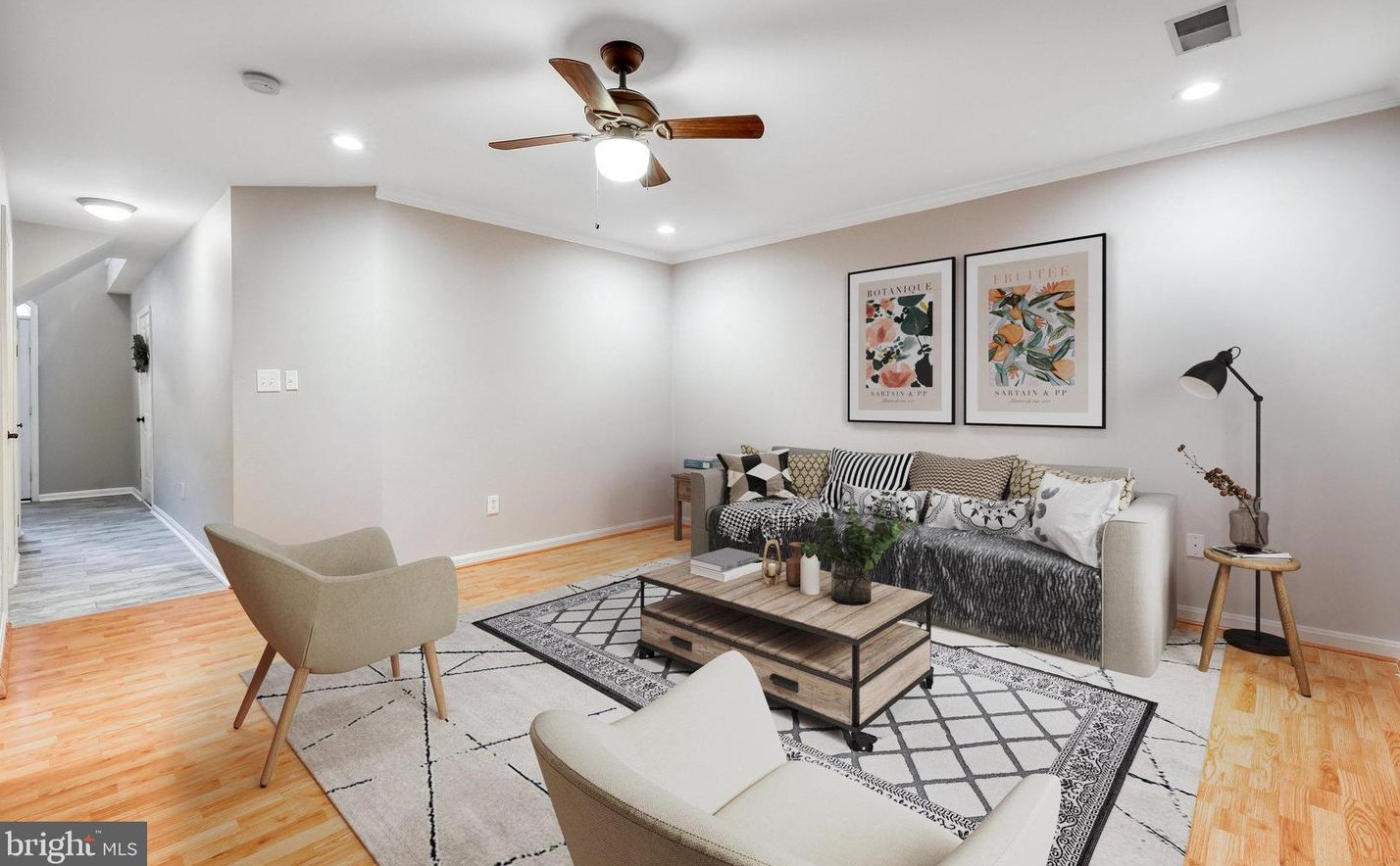 21740 Kings Crossing Ter, Ashburn VA  20147-4515 exterior