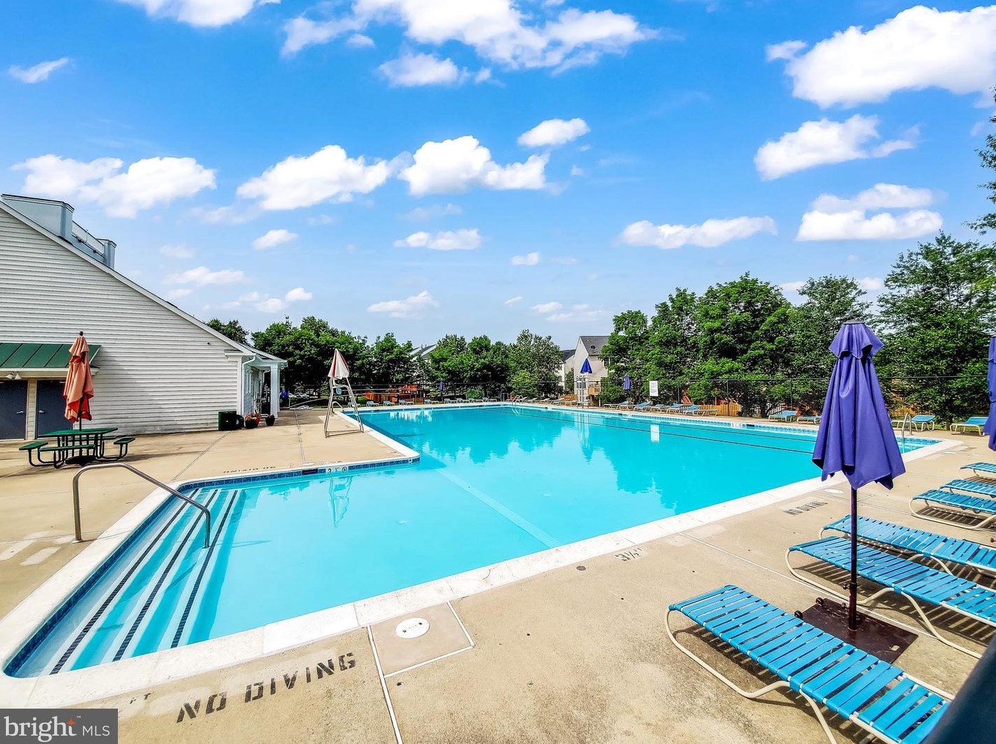 21740 Kings Crossing Ter, Ashburn VA  20147-4515 exterior