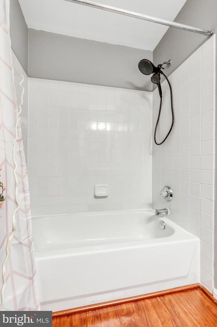 21740 Kings Crossing Ter, Ashburn VA  20147-4515 exterior