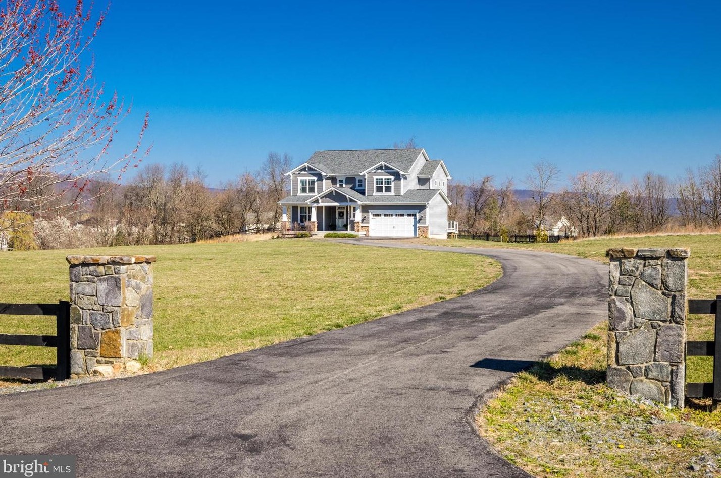 38810 Dutchmans Knoll Dr, Lovettsville, VA 20180